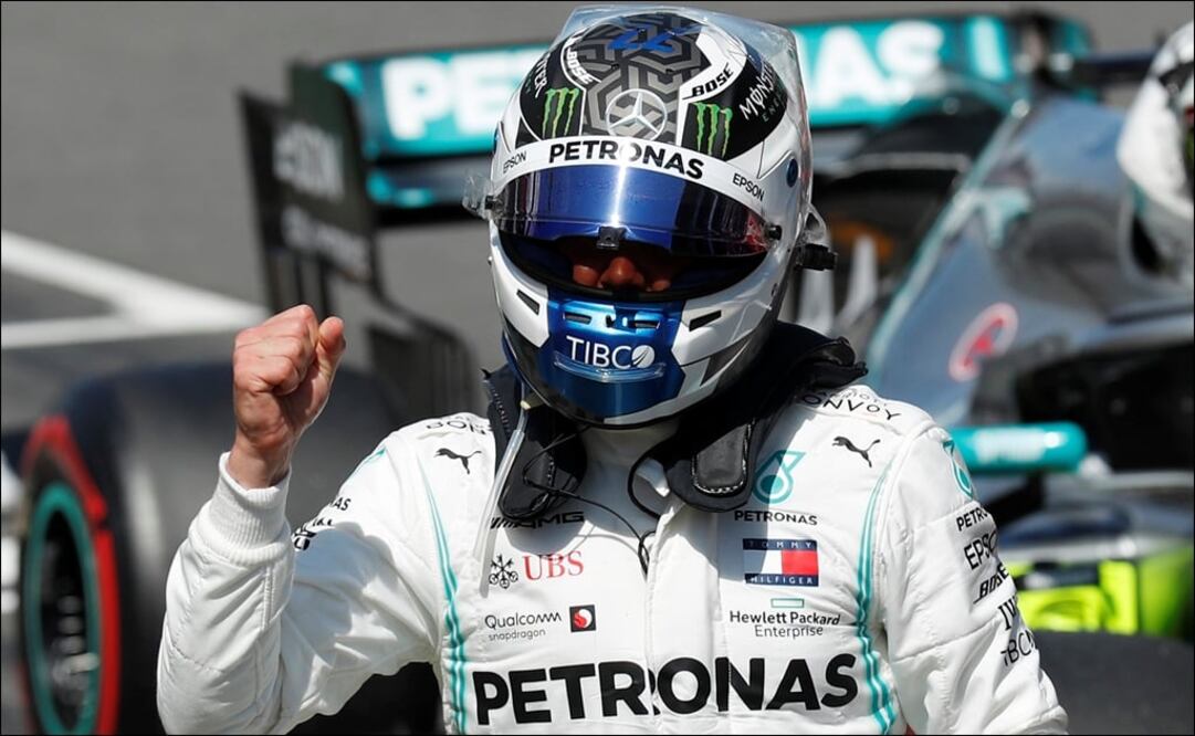 Valtteri Bottas celebra la pole position. Foto: Reuters