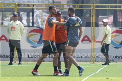 Ménez e Ibargüen se 'calientan' en el entrenamiento del América