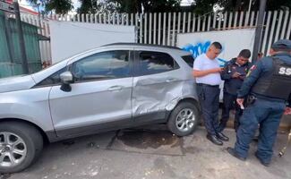 Camión invade carriles en sentido contrario; deja cuatro lesionados en Ermita Iztapalapa, a la altura del Metro Atlalilco