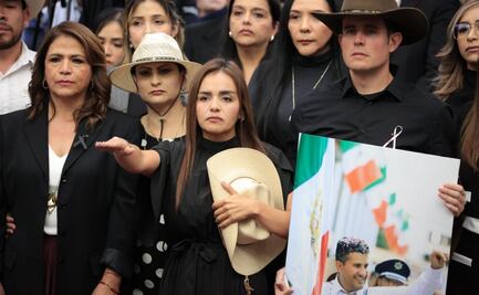 Grecia Quiroz rinde protesta como alcaldesa de Uruapan, tras asesinato de su esposo, Carlos Manzo; "hoy vengo con el corazón destrozado"