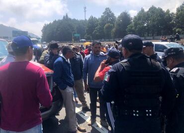 Por bloqueo en la México-Toluca se retrasa asamblea de Adán Augusto en la capital del Edomex