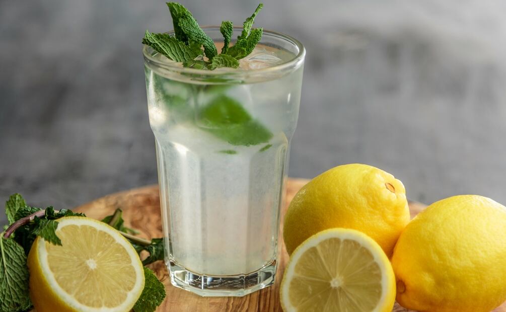 Agua de limón con chía. Foto: Unsplash