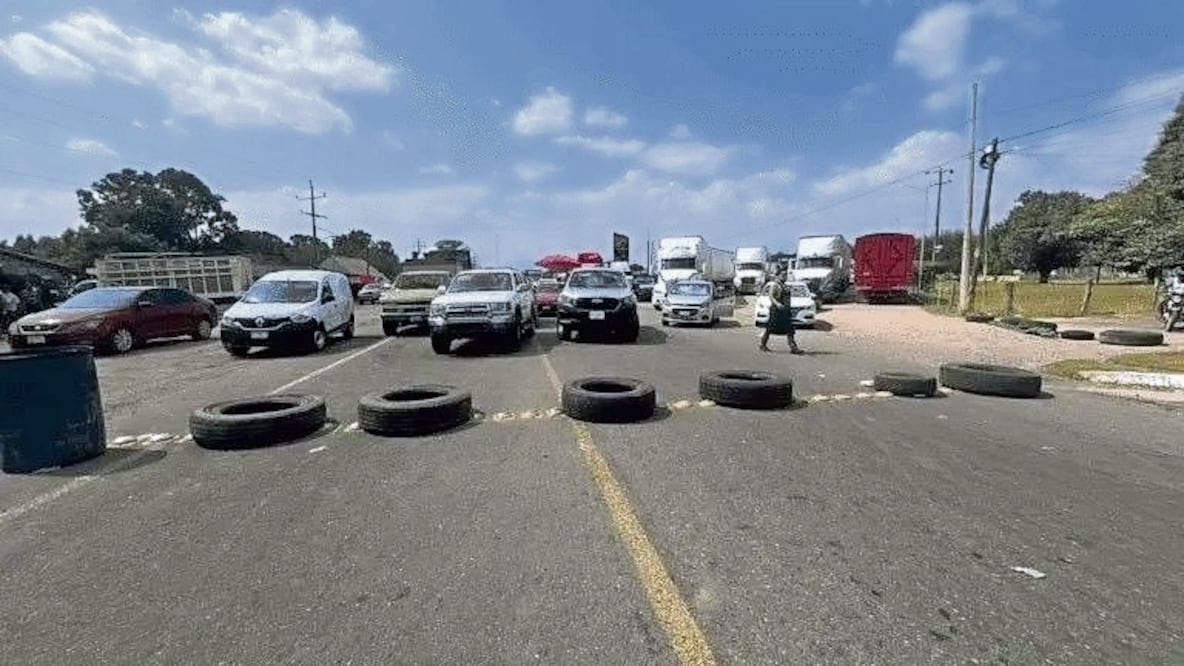 El bloqueo afectó el paso hacia San Pedro Tapanatepec y Chahuites, así como a Arriaga y Tonalá, en
Chiapas. Foto: Especial