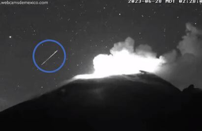 Popocatépetl: VIDEOS de explosión y el paso de una estrella fugaz la madrugada de este miércoles 