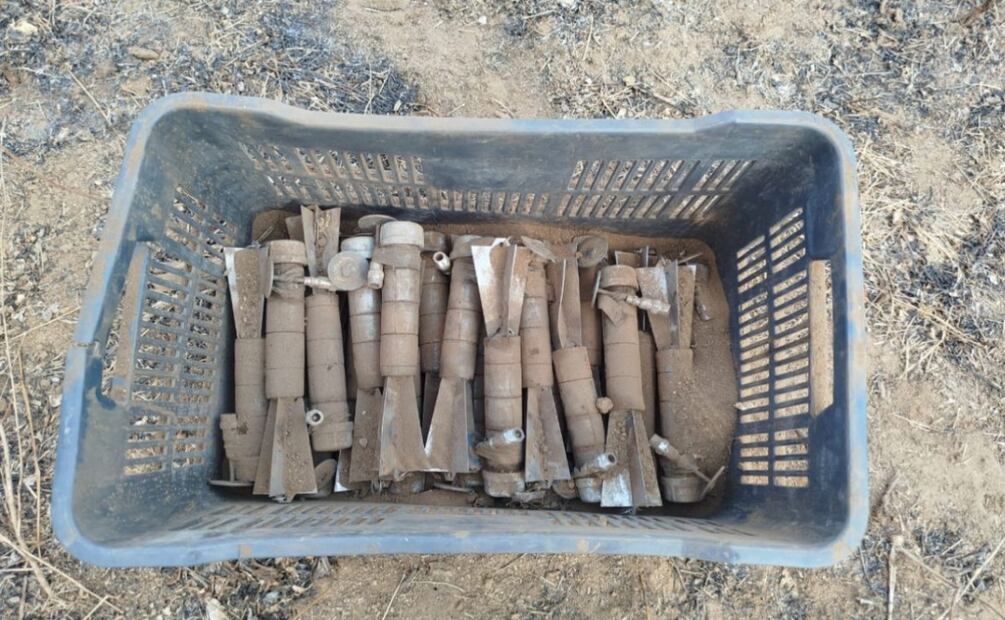 Ejército desactiva 22 explosivos y desmantela campamento criminal; hallan armas y químicos en el sur de Sinaloa. Foto: Especial