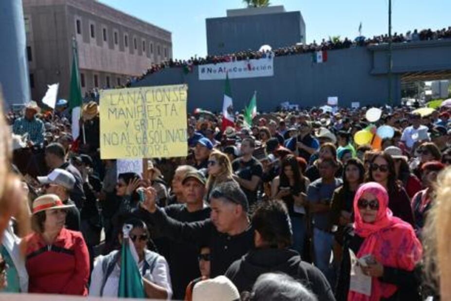 Marchan más de 50 mil contra gasolinazo en Sonora
