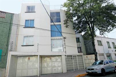 Asamblea de Barrios invade otro edificio 