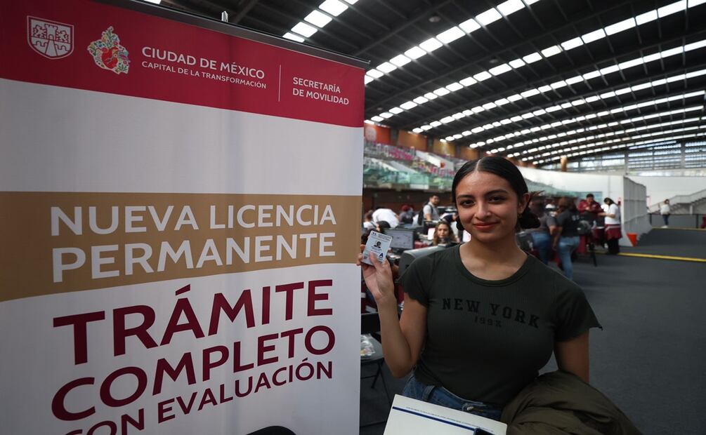 "Mejor invertir una vez"; continúa expedición de licencias permanentes en la Sala de Armas de La Magdalena Mixhuca. Foto: Diego Simon