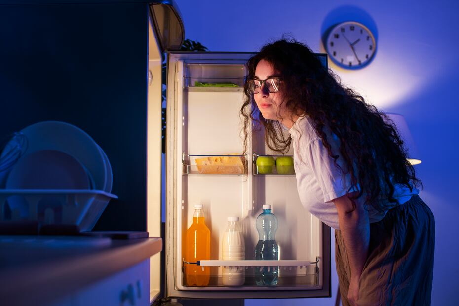 Evita que un refrigerador ruidoso afecte tu descanso y aumente el consumo de electricidad. Foto: Freepik