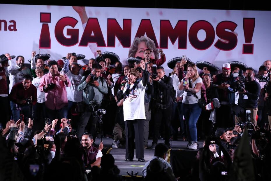 Delfina festeja su triunfo por Edomex Foto: Valente Rosas