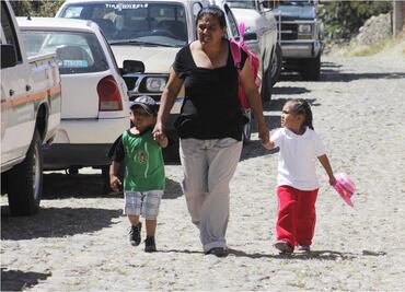 Bienestar apoya con mil 600 pesos bimestrales a 50 mil madres trabajadoras para que les cuiden a sus hijos; 10 veces más que con Estancias Infantiles