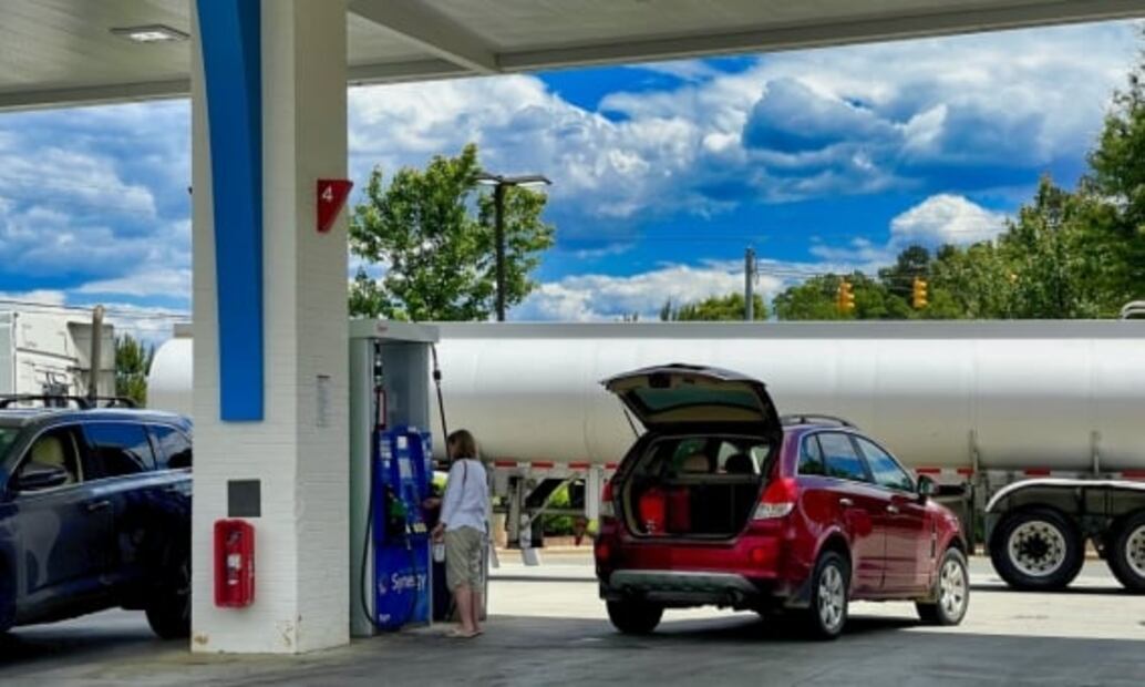 Cómo denunciar a las gasolineras que no dan litros completos