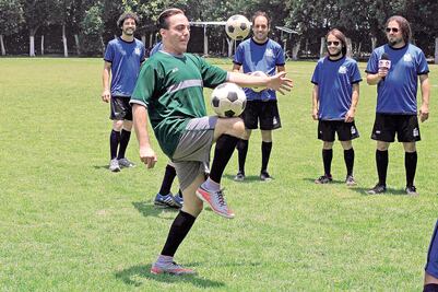 Cristian Castro quiere actuar, pero no vestirse de travesti