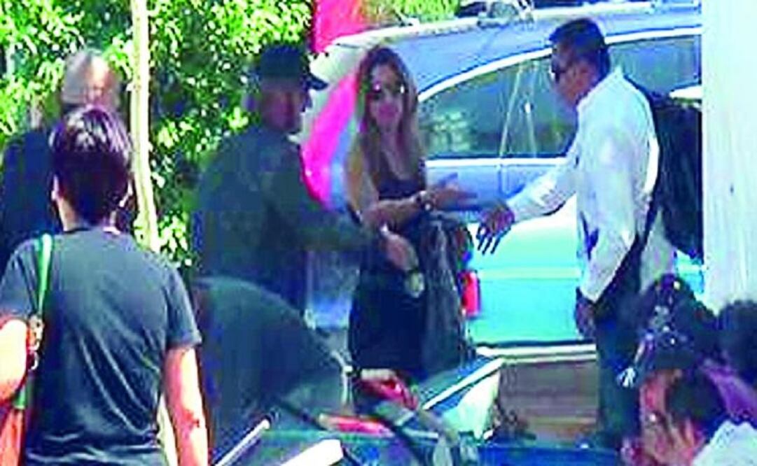 On October 2, 2015 Kate del Castillo traveled to Guadalajara accompanied by actor Sean Penn. They went to hotel Villa Ganz, where they were expected by Andrés Granados, lawyer of "El Chapo". (Photo: Special) 