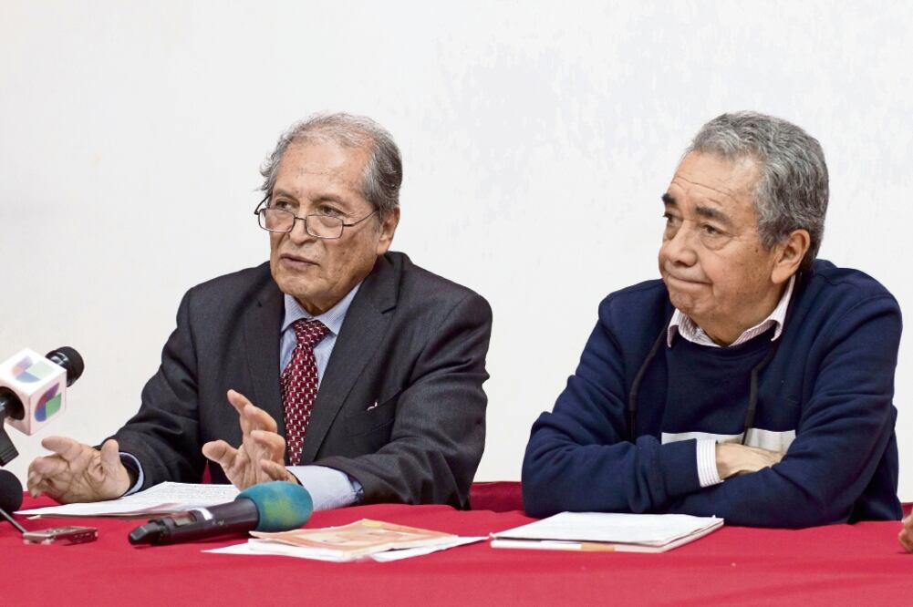 Juan Pablo Badillo y José Luis González, abogados de Joaquín Guzmán Loera, dicen que con el amparo no buscan privilegios para el capo, sino el cumplimiento de la ley en el proceso en su contra (ALEJANDRO AYALA. XINHUA)