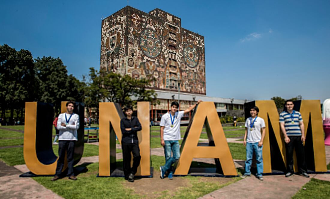 Este grupo de matemáticos disfruta de los videojuegos, jugar ajedrez, tocar la guitarra y salir con amigos en su tiempo libre. Sus planes a futuro son dedicarse a la investigación. (FOTO: YADÍN XOLALPA. EL UNIVERSAL)