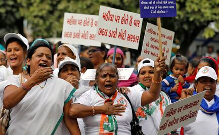 Prenden fuego a una víctima de violación en la India cuando iba a testificar