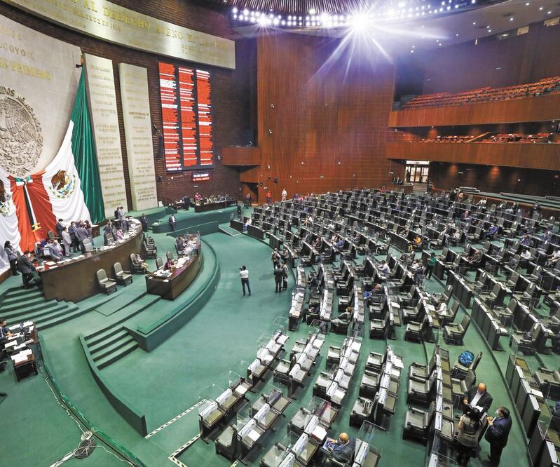 En la Cámara de Diputados también Morena presentó una iniciativa para gravar los productos relacionados o hechos con tabaco. DIEGO SIMÓN. EL UNIVERSAL