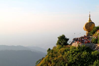 Leyenda de la Pagoda de Kyaiktiyo, la roca que desafía la gravedad