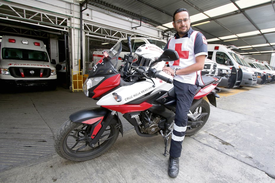 Diego Arcos, paramédico, explicó que se buscan voluntarios que sean buenos conductores y excelentes paramédicos. CARLOS MEJÍA. EL UNIVERSAL