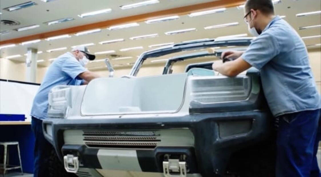 La nueva Hummer EV tendrá un extraño “modo cangrejo”