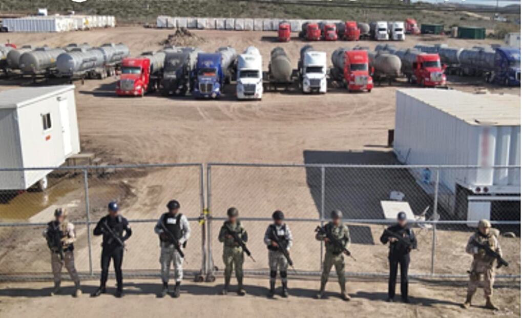 Fuerzas federales aseguraron un predio con cerca de 8 millones de litros de hidrocarburo, en el municipio de Ensenada, Baja California, informó la Secretaría de Seguridad y Protección Ciudadana. Foto: especial