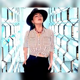 La mamá de Christian Nodal se rapa y luce un sexy look