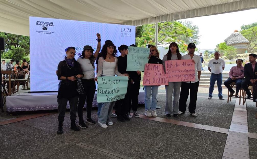 Alumnas protestan por feminicidio de Aylin luego del informe de la rectora de la UAEM (30/04/2025). Foto: Especial