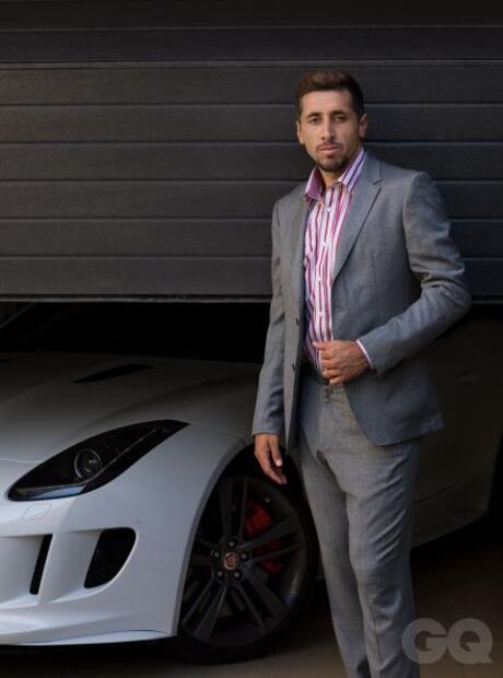 Héctor Herrera posa para revista de moda