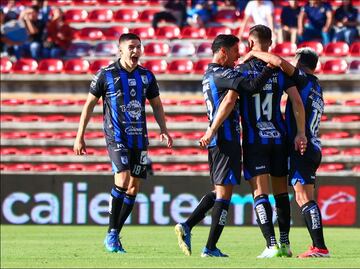 Querétaro derrota con autoridad a un pobre Puebla; los camoteros aumentaron su crisis