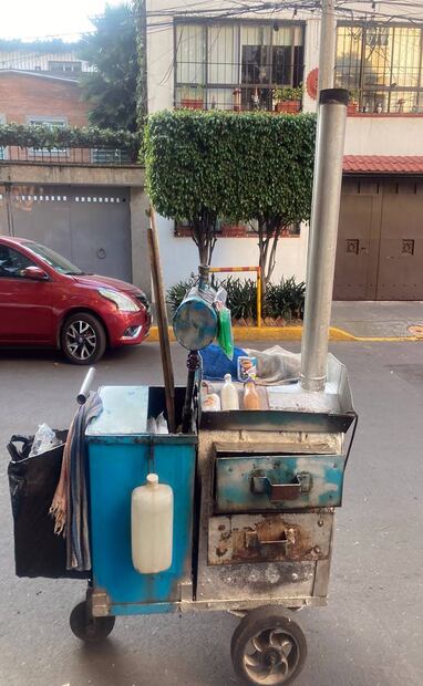 Si eres de los que no frecuentan el carrito de los camotes, esta toma sirve para estimular la curiosidad y el antojo de los dulces bocados que aguardan en su cálido interior. Foto: Carlos Villasana.