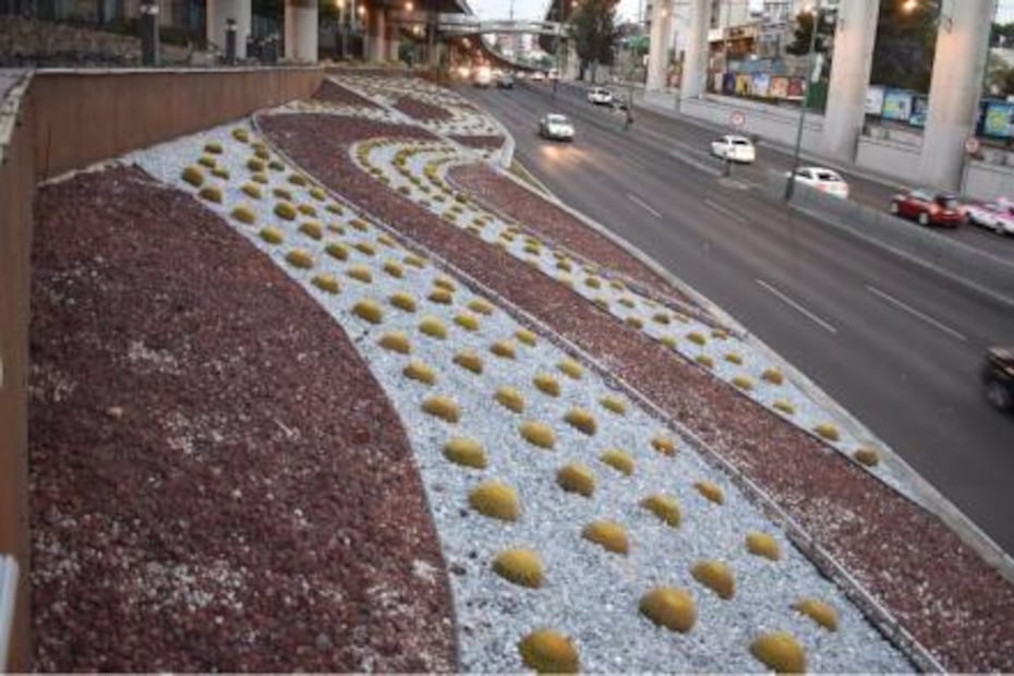 Colocan iluminación artística sobre Periférico Sur