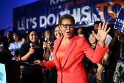 Alcaldesa de Los Ángeles, Karen Bass, avanza a elecciones de noviembre; busca segundo mandato