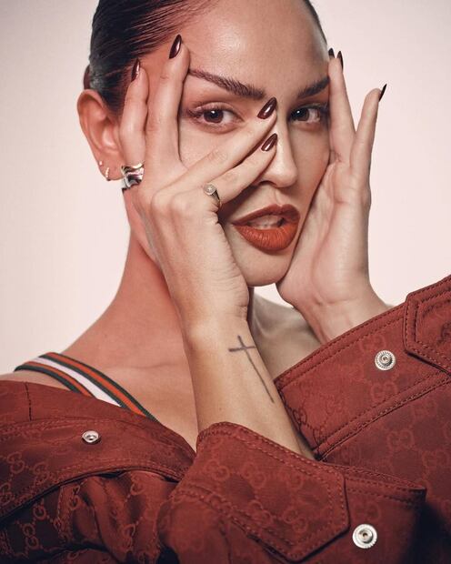 La fashion stylist para la sesión fue Julia Muller y la fotografía es de Jason Kibbler Studio. Foto: Especial. Instagram @eizagonzalez @imagine_a_magazine