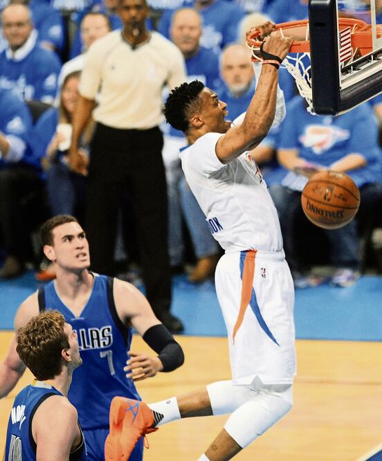 Russell Westbrook realizó 36 puntos, 12 asistencias y nueve rebotes (MARK D. SMITH. USA TODAY SPORTS)