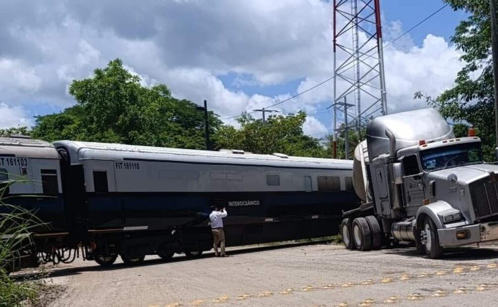 Tráiler impacta a Tren Interoceánico en Macuspana, Tabasco. Foto: Especial