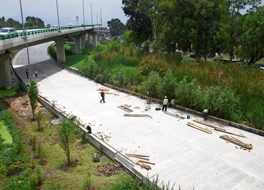 Rehabilitan puente vehicular de Cuemanco afectado por las lluvias