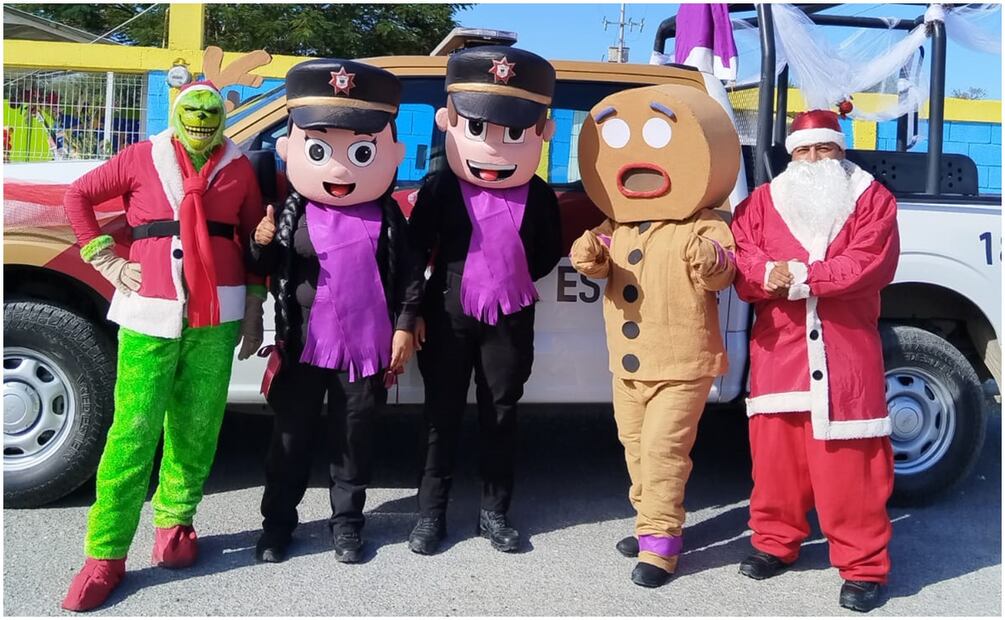 Santa Claus, El Grinch y la galleta de jengibre fueron parte de los personajes que formaron parte del operativo navideño en Tamaulipas (25/12/2024). Foto: Especial