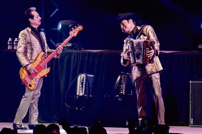 Indagan a edil por contrato a 'Los Tigres del Norte'