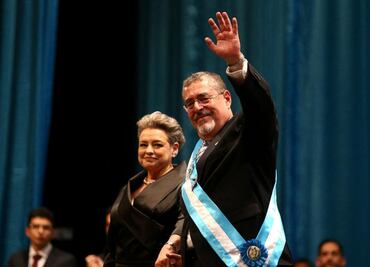 Bernardo Arévalo jura como presidente de Guatemala