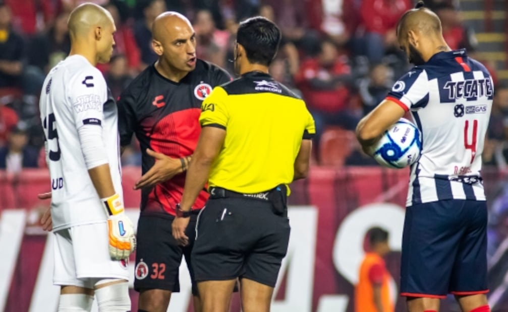 Triunfo de Rayados deja vivos a Cruz Azul, Chivas y a otros cuatro equipos