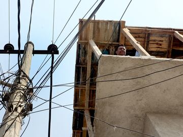 2 out of 10 Mexicans do not pay electricity bills