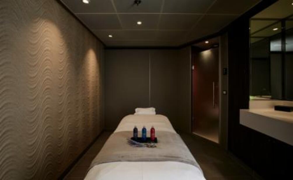 Botox y blanqueamiento de dientes en este barco de lujo