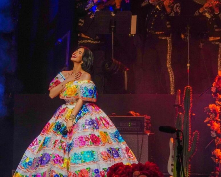 Así cantaba Ángela Aguilar a sus 3 años de la mano de sus abuelos