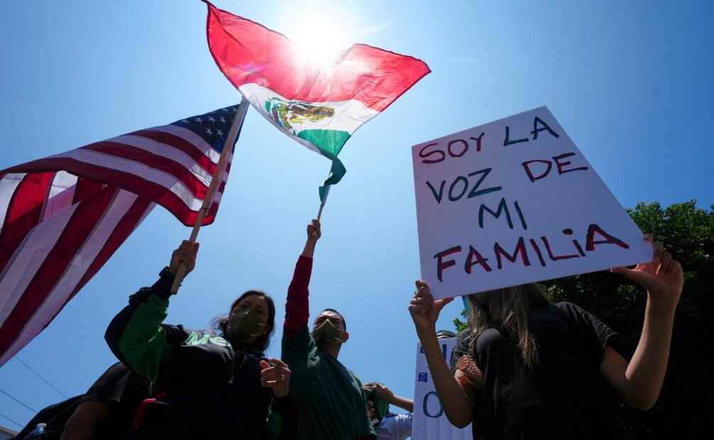 Redadas y protestas por arrestos de inmigrantes en Los Ángeles. (10/06/25) Foto: AP