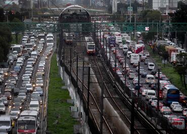 Autos con engomado rojo no circulan este miércoles, 16 de diciembre