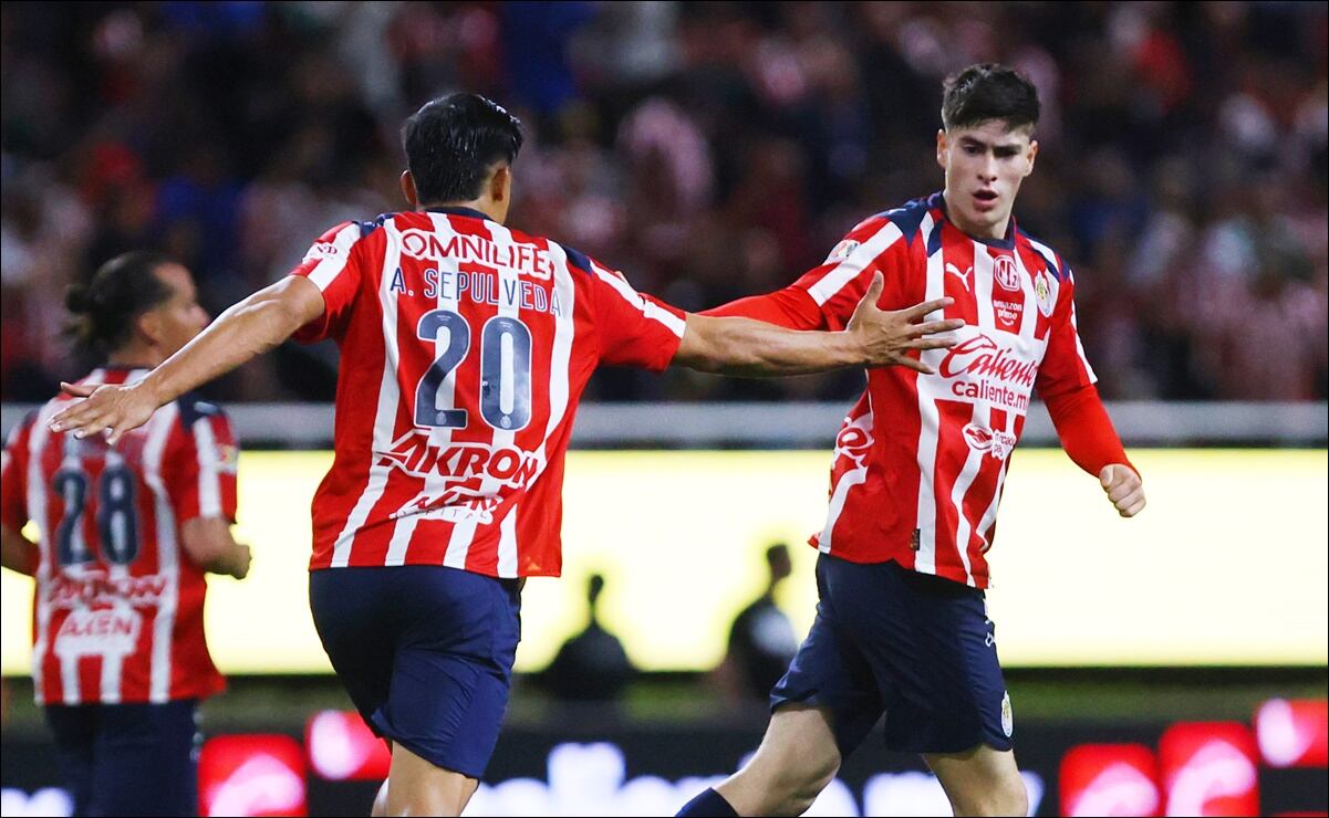 Armando González celebra su primera anotación en el partido ante los Pumas. FOTO: Imago7