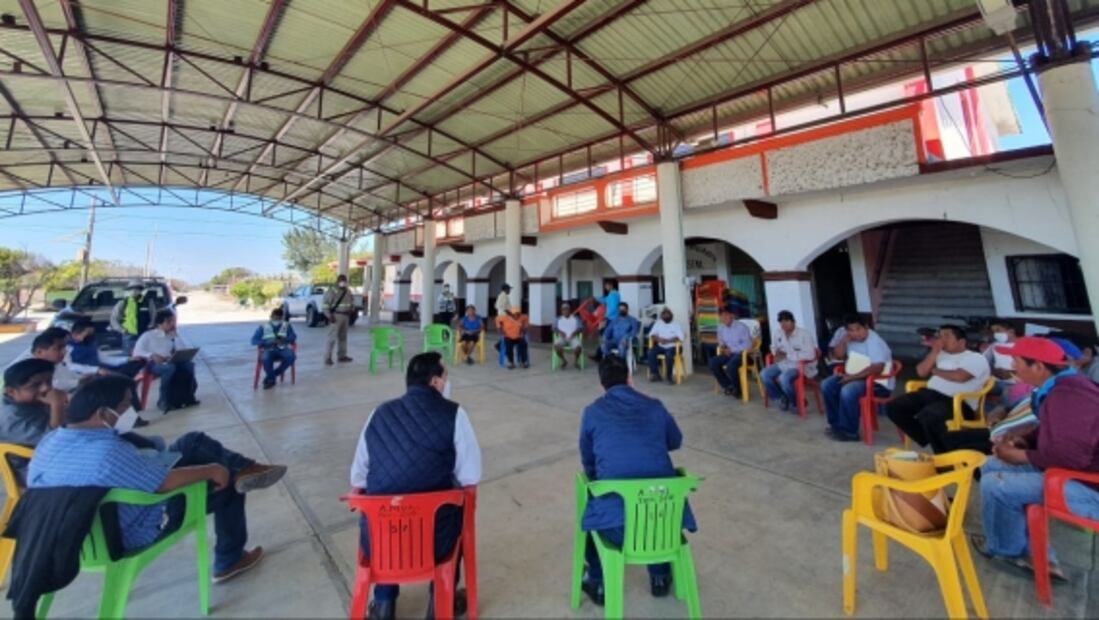 Tras denuncia, CFE se compromete a reparar granja solar en Oaxaca