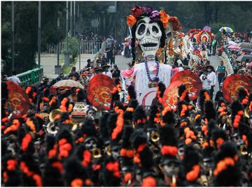 EN VIVO: Desfile de Día de Muertos 2024 llena de color las calles en el centro de la CDMX; sigue aquí el minuto a minuto