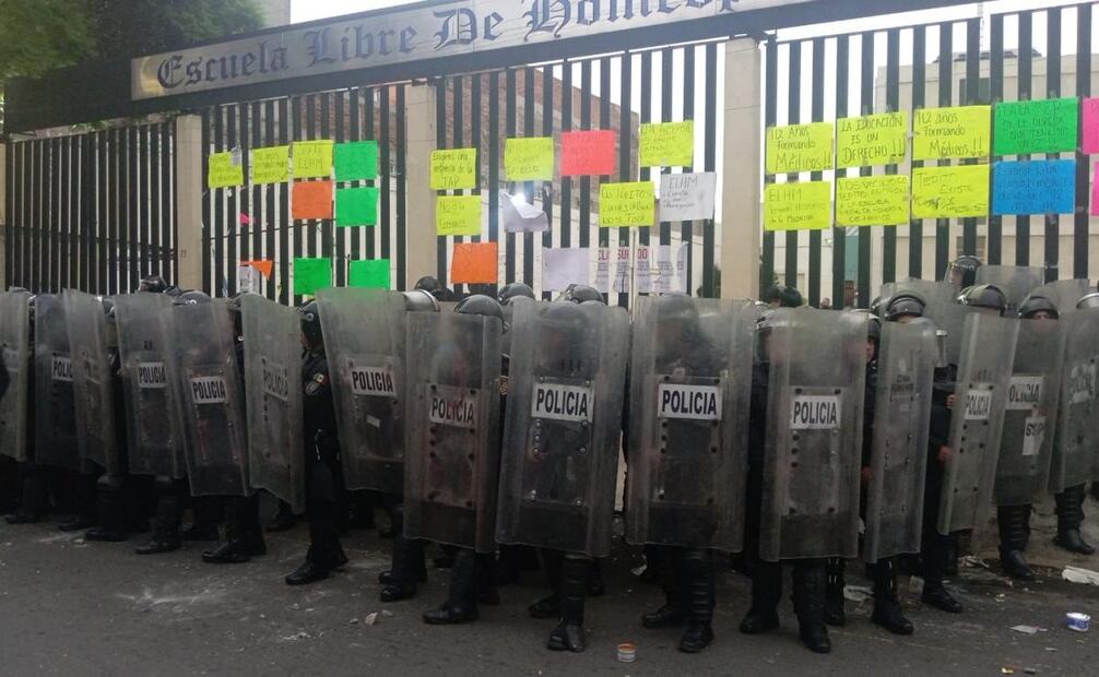 Policías resguardaban el perímetro (29/05/2025). Foto: Especial